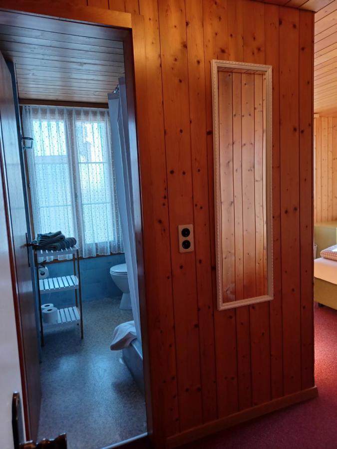 Tell Hotel *