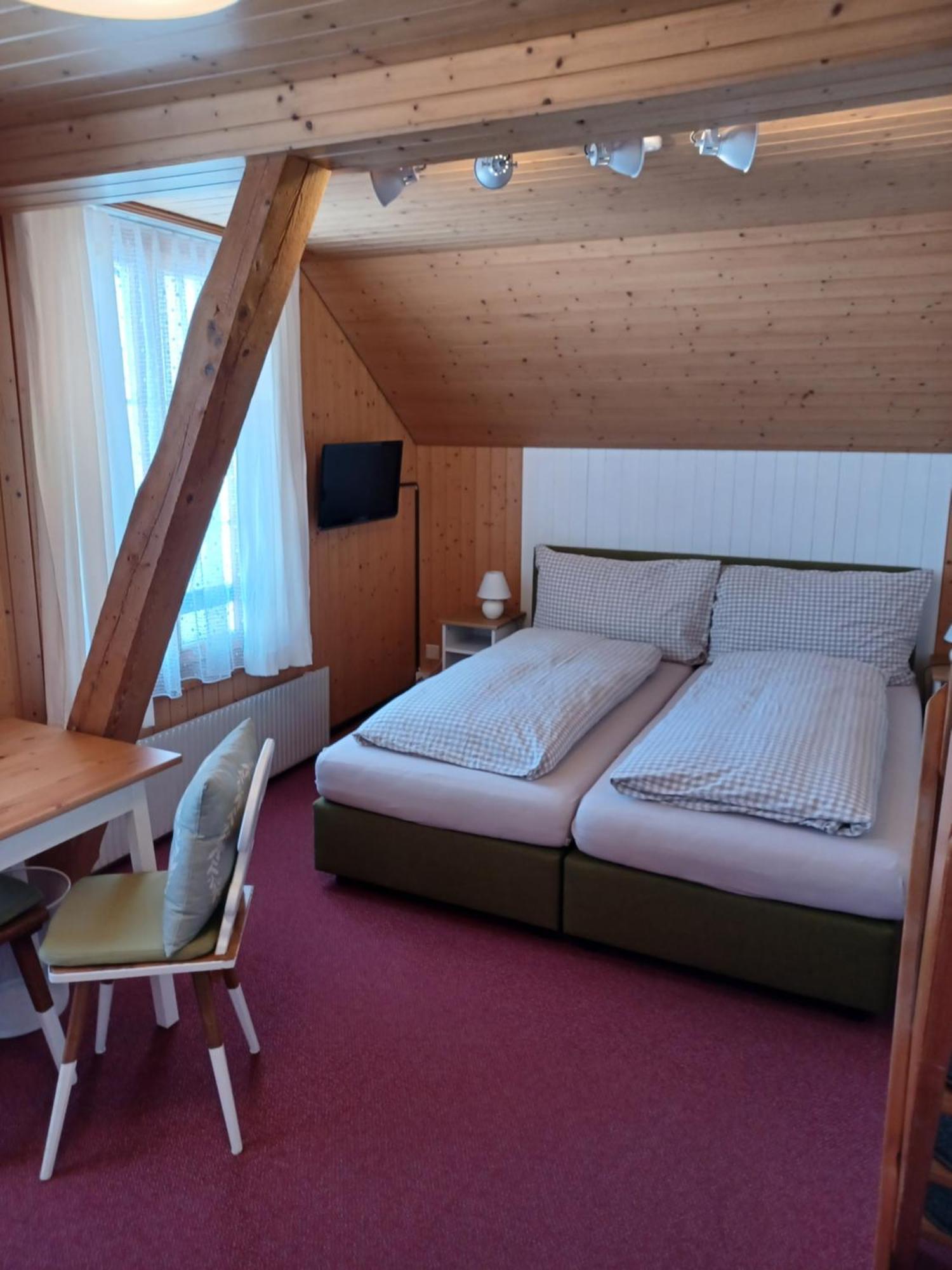 Tell Hotel *